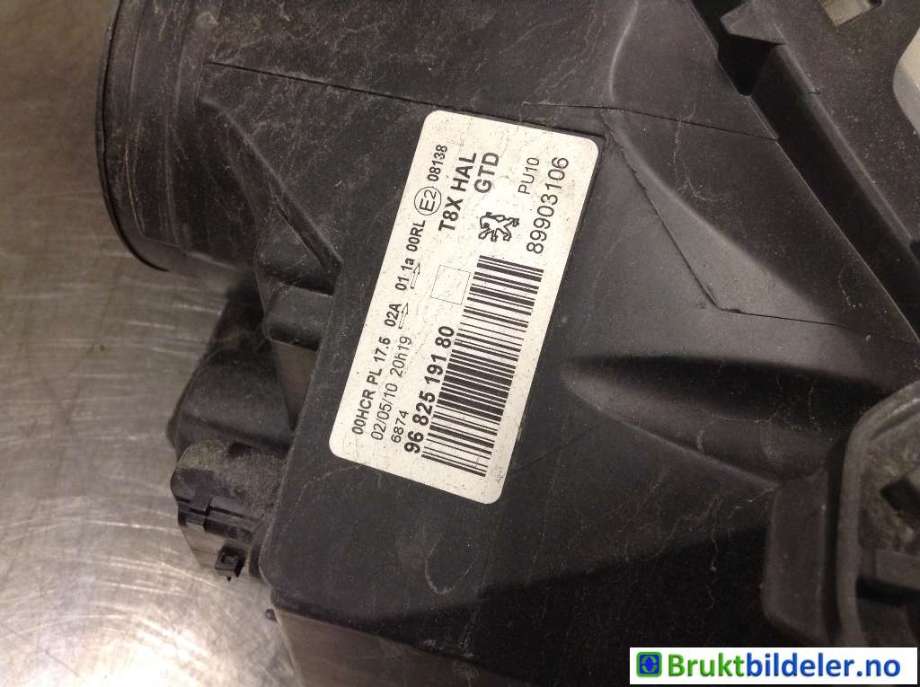 Frontlykt venstre halogen til Peugeot 3008 2009-2016 (Type I)  (PEUGEOT|96 825 191 80|6208 N9|)