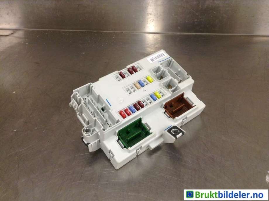 Sikringsboks til Jeep Cherokee, 2014-->> (Type V) (JEEP|68236670AF)