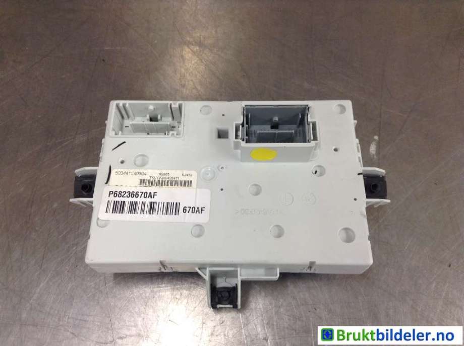 Sikringsboks til Jeep Cherokee 2014-->> (Type V)  (JEEP|68236670AF|)