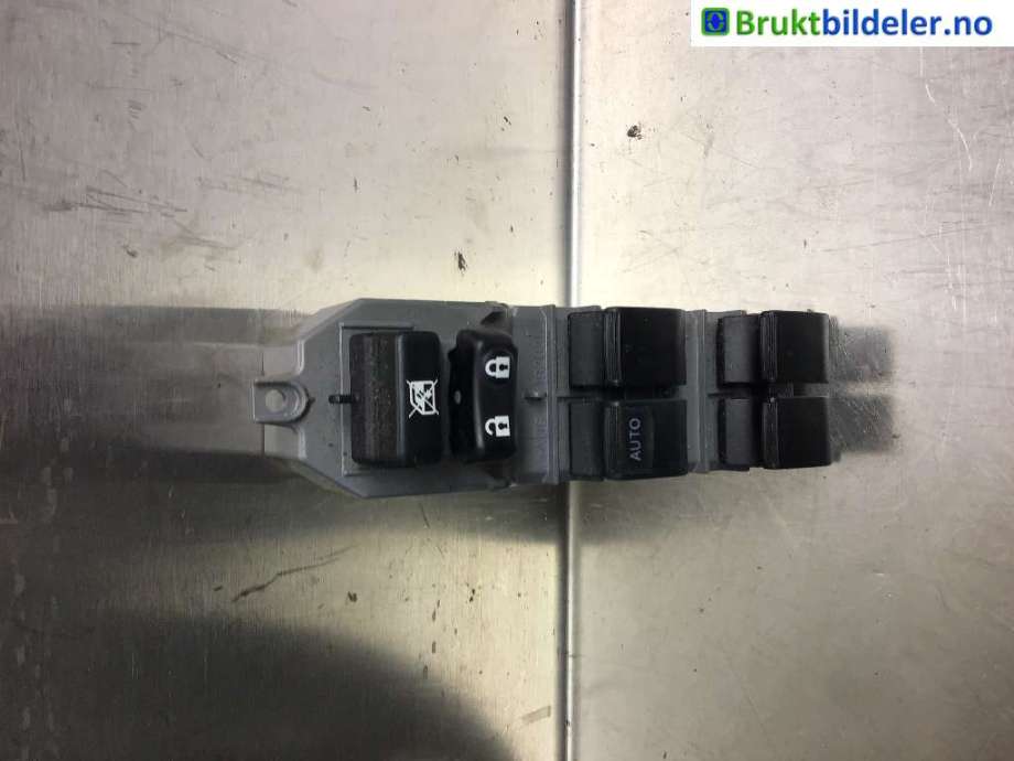 Bryter ruteheis til Toyota Yaris 2012-2014 (Type III, Fase 1)  (TOYOTA|)