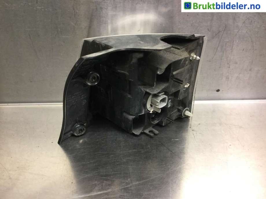 Baklykt venstre til Mitsubishi Outlander 2010-2012 (Type II, Fase 2)  (MITSUBISHI|8330A379|)