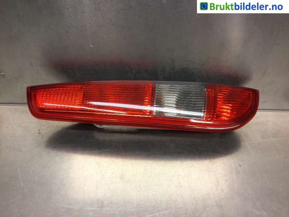 Baklykt venstre til Ford Focus, 2004-2007 (Type II, Fase 1) (FORD|4M51-13A603-CB)