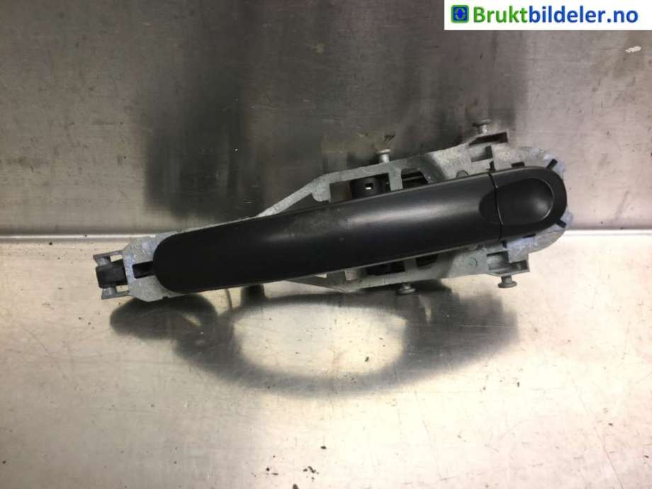 Dørhåndtak utv høyre bak til VW Golf, Plus/Cross 2005-2009 (Fase 1) (VOLKSWAGEN||5J0 837 885)