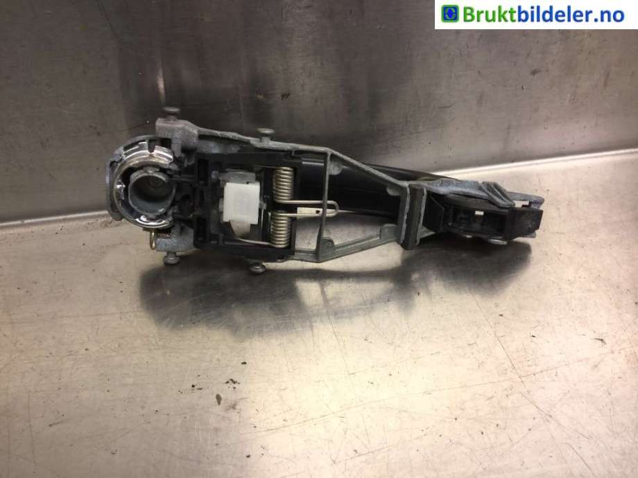 Dørhåndtak utv høyre bak til VW Golf, Plus/Cross 2005-2009 (Fase 1) (VOLKSWAGEN||5J0 837 885)