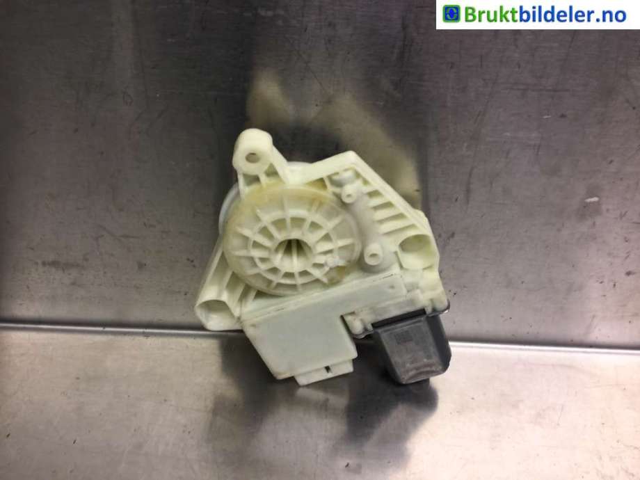 Ruteheis til VW Golf VII 2012-2017 (Fase 1) (VOLKSWAGEN||C03536-102)