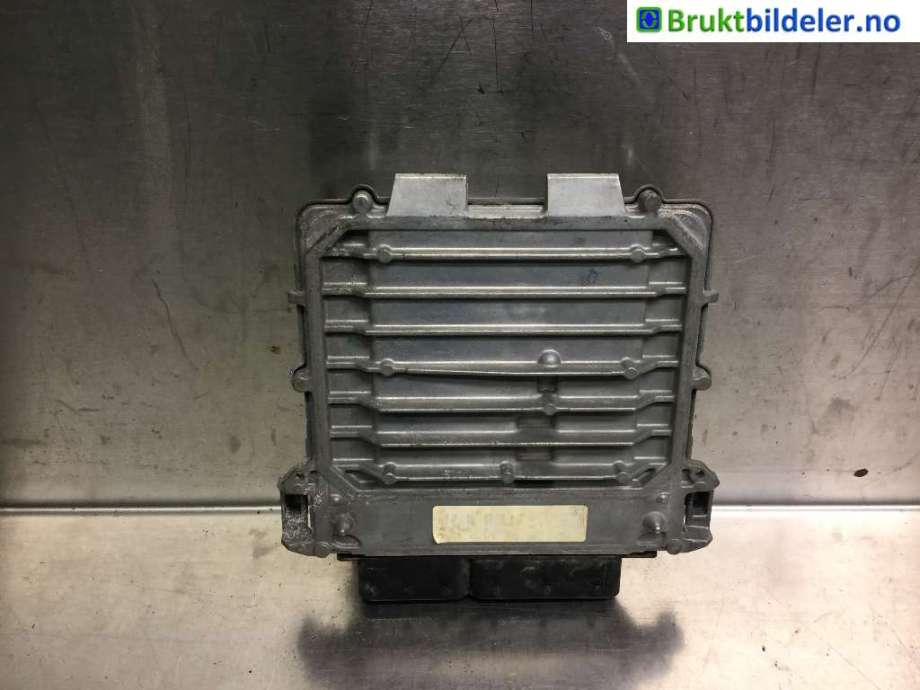 Styreenhet motor til Mercedes A-Klasse 2012-2018 (W176) (W176) (MERCEDES|A 651 900 95 02|0 261 S08 233|)