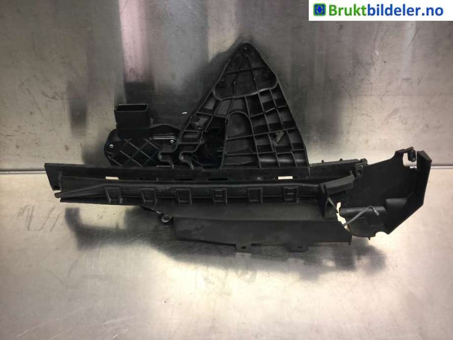 Låsekasse høyre bak til Ford Kuga 2008-2012 (Type I)  (FORD|8V4A-S26412-EA|)