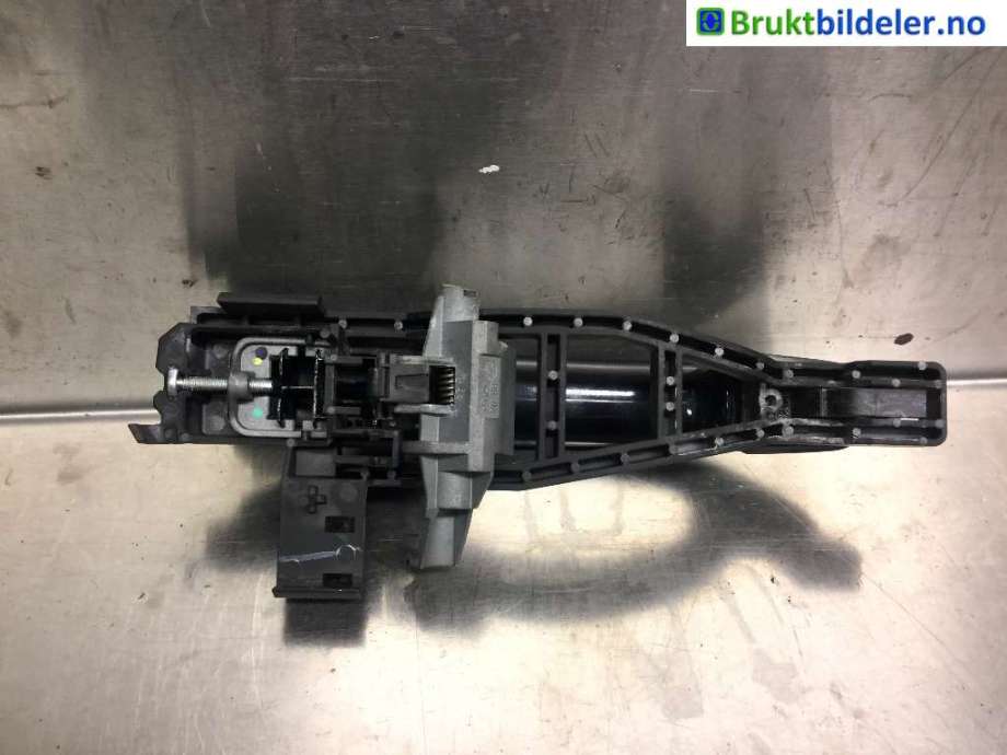 Dørhåndtak utv høyre foran til Ford Kuga 2008-2012 (Type I)  (FORD|)