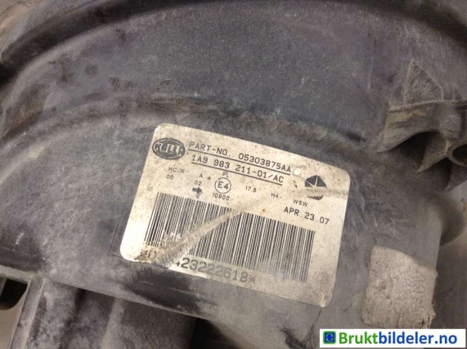 Frontlykt venstre halogen til Jeep Patriot 2007-2010 (JEEP|5303875AA|1A9 983 211-01/AC|)