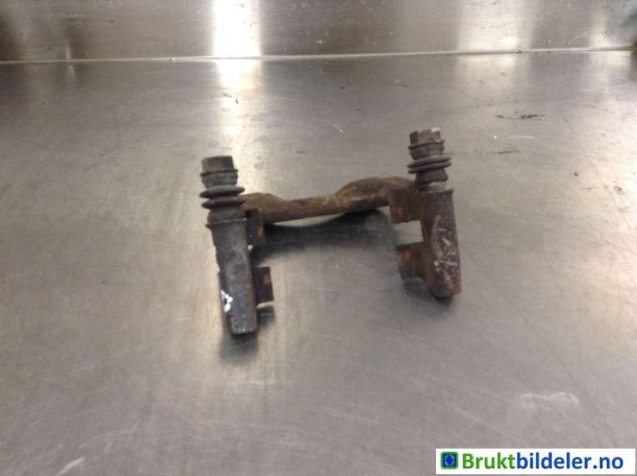 Bremsecaliper brakett til VW Golf, Plus/Cross, 2009-2013 (Fase 2)  (VOLKSWAGEN|1K0 615 425 P)