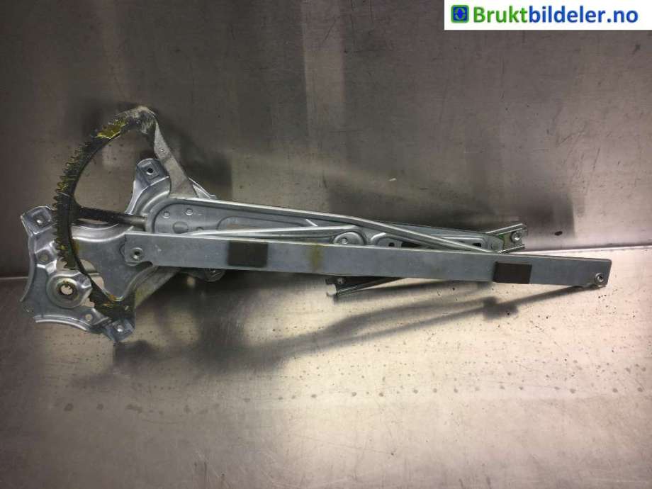 Ruteheis til Toyota Auris, 2010-2012 (Type I, Fase 2)  (TOYOTA|69830-02390)