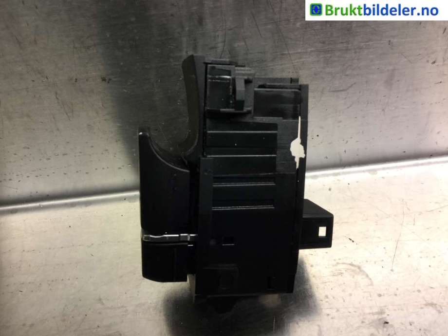 Bryter elektrisk håndbrekk/parkbrems til BMW 5-Serie 2010-2017 (F10/F11) (F10/F11) (BMW|9217594|3214.3701-01|)