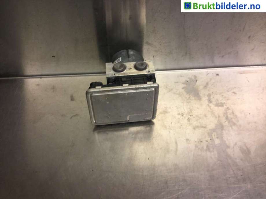 ABS sentral til VW Caddy 2015-2020 (Type III, Fase 3)  (VOLKSWAGEN|7E0 907 379 P|)