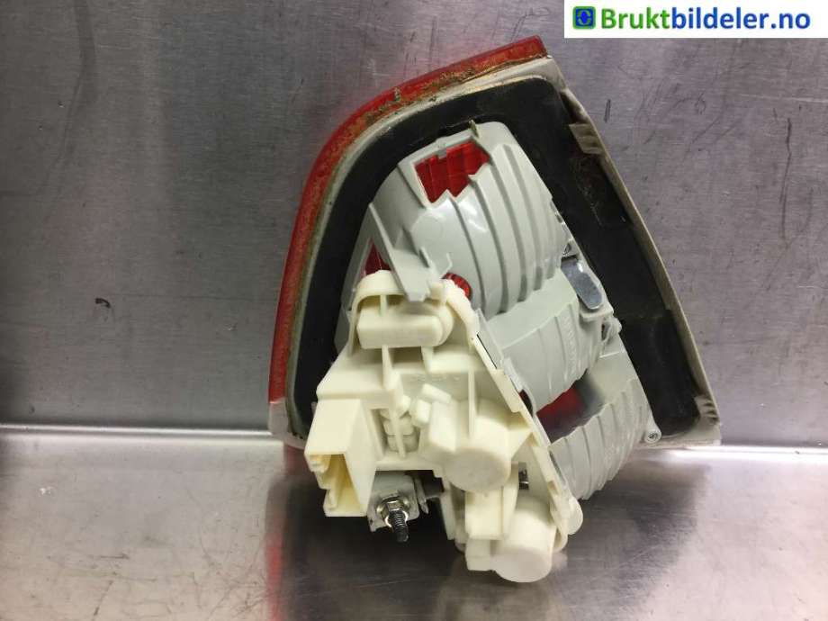 Baklykt høyre indre til BMW 3-Serie 2005-2011 (E90/E91/E92/E93) (E90/E91/E92/E93) (BMW|63 21 6 937 460|)