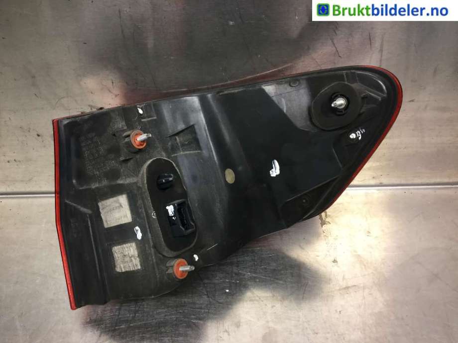 Baklykt venstre til BMW 5-Serie 2010-2017 (F10/F11) (F10/F11) (BMW|63 21 7 203 233|)
