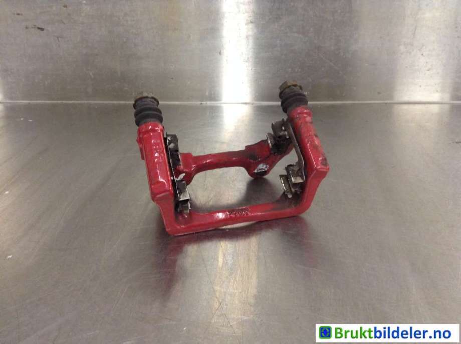 Bremsecaliper brakett til Mercedes A-Klasse, 2012-2018 (W176) (W176) (MERCEDES|A 000 423 20 06)