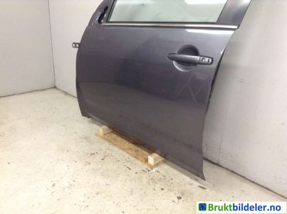 Dør venstre foran til Mitsubishi Outlander 2010-2012 (Type II, Fase 2)  (MITSUBISHI|5700A871|)