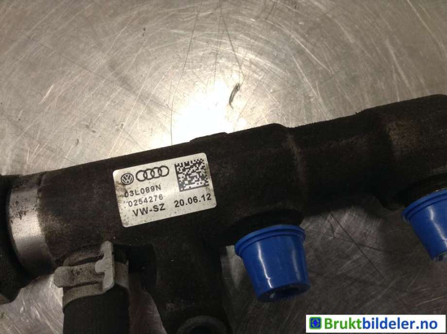 Dyseskinne (fuelrail) til VW Sharan 2010-->> (Type II)  (VOLKSWAGEN|03L 130 089 N|0 281 006 075|057 130 764 AB)