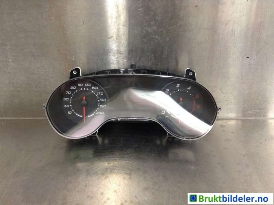 Instrumentpanel til Fiat Tipo, 2017-->>  (FIAT|520706120)