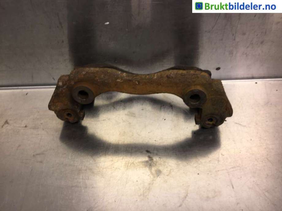 Bremsecaliper brakett til Mercedes Sprinter 2013-2018 (Fase 2) (906) (906) (MERCEDES|A 003 420 86 83|)