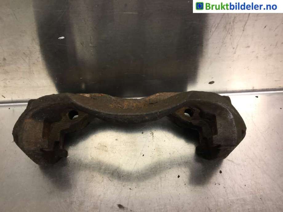 Bremsecaliper brakett til Mercedes Sprinter 2013-2018 (Fase 2) (906) (906) (MERCEDES|A 003 420 86 83|)
