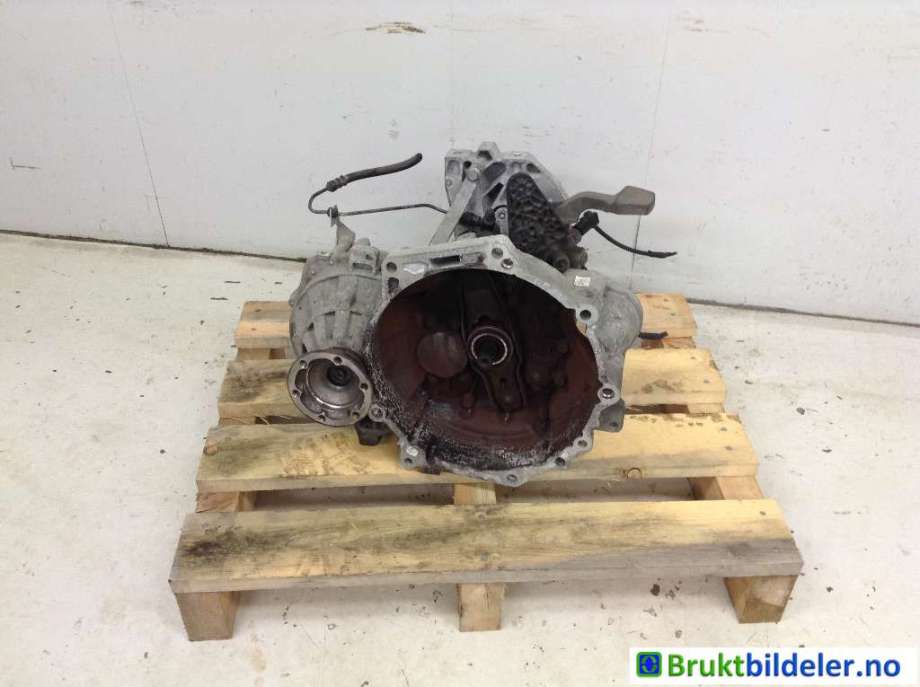 Girkasse manuell til VW Caddy, 2010-2015 (Type III, Fase 2)  (VOLKSWAGEN|)