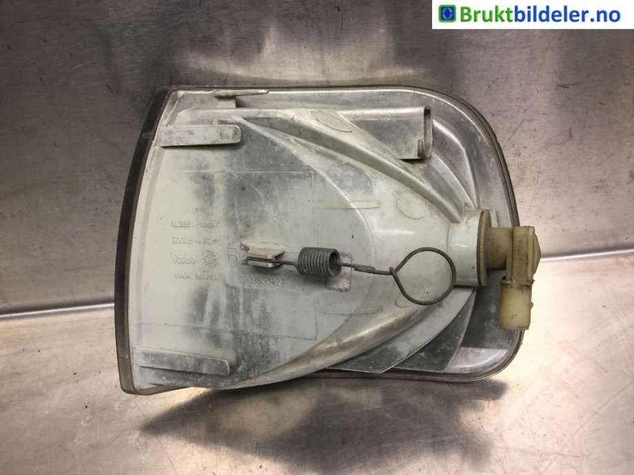 Blinklykt høyre til VW Transporter / Caravelle 1990-2003 (T4) (T4) (VOLKSWAGEN|7D0 953 042 F|)