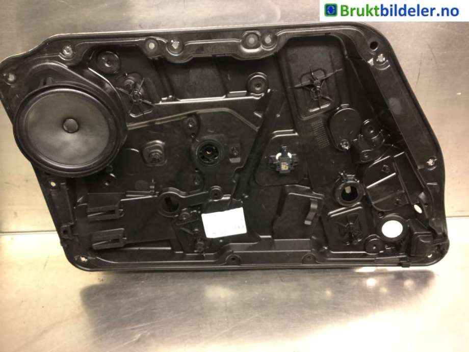 Ruteheis til Mercedes A-Klasse 2012-2018 (W176) (W176) (MERCEDES|A 176 720 02 79|)