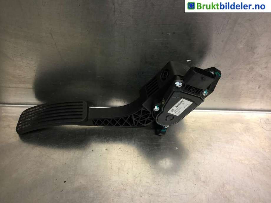 Pedal gass til MG MG5 2022-->>  (|F 01R 00X 137|F 01R 10X 289)
