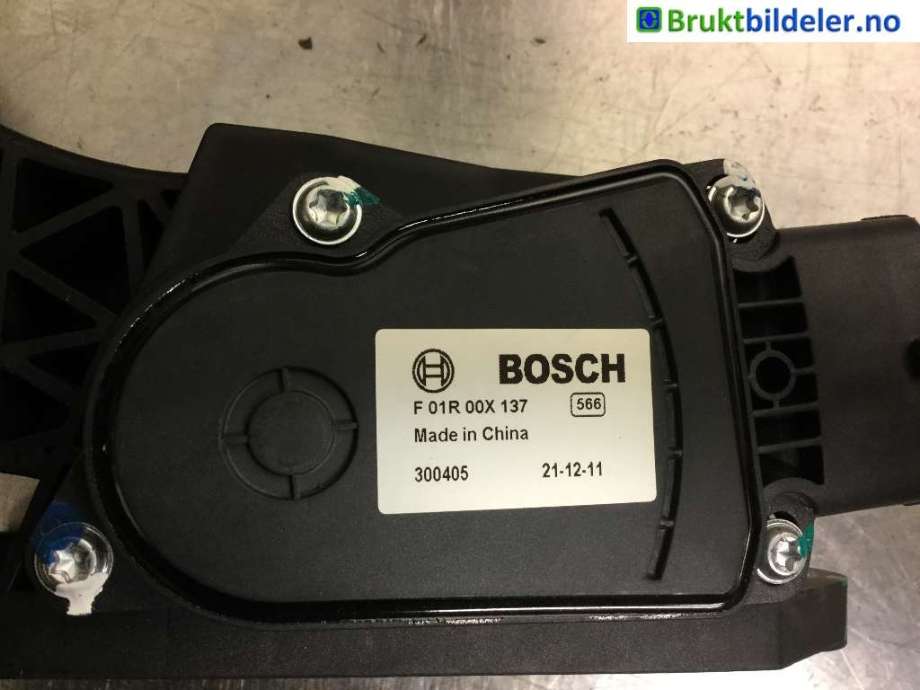 Pedal gass til MG MG5 2022-->>  (|F 01R 00X 137|F 01R 10X 289)