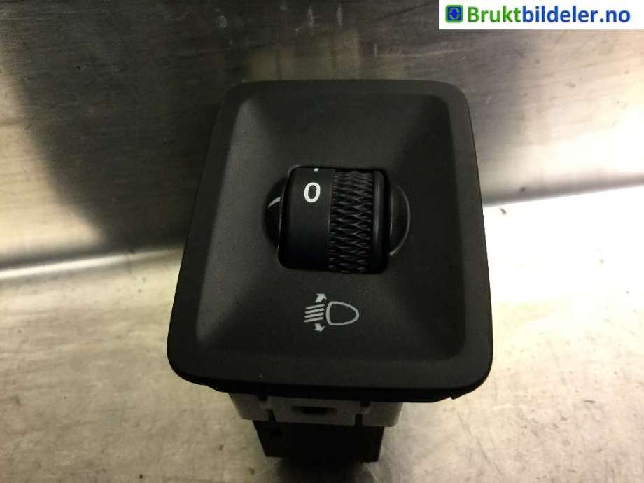 Frontlykter til MG MG5 2022-->>  (12476136|)