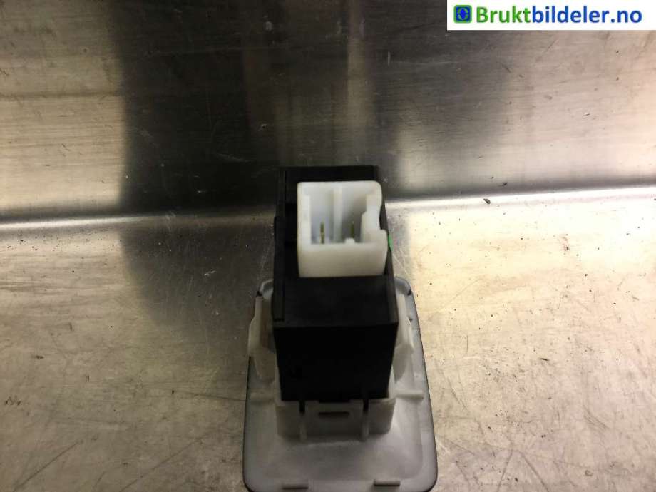 Frontlykter til MG MG5 2022-->>  (12476136|)