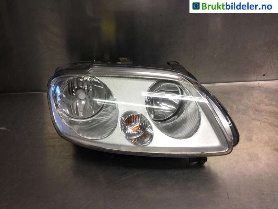 Frontlykt høyre halogen til VW Caddy 2004-2010 (Type III, Fase 1)  (VOLKSWAGEN|2K0 941 006 D|4VEX-13005-AF|)