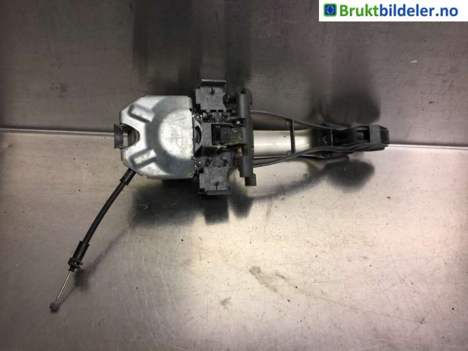 Dørhåndtak utv venstre foran til Volvo V70 2007-2013 (Type III, Fase 1)  (VOLVO|30784202|)