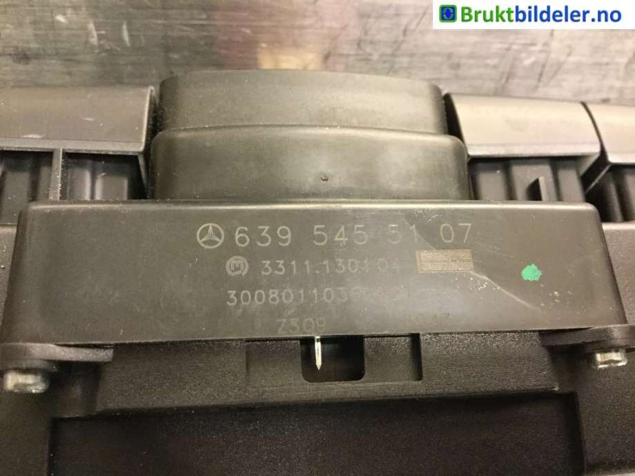 Bryter nødblink til Mercedes Vito/Viano 2004-2010 (Fase 1) (W639) (W639) (MERCEDES|A 639 545 51 07|)