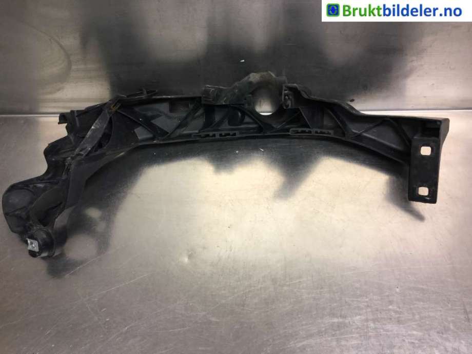 Frontlyktehus til BMW 3-Serie 2005-2011 (E90/E91/E92/E93) (E90/E91/E92/E93) (BMW|51 11 7 154 724|)