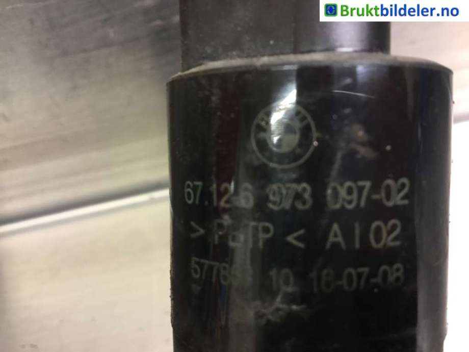 Spylerpumpe foran til BMW 3-Serie 2005-2011 (E90/E91/E92/E93) (E90/E91/E92/E93) (BMW|67.12 6 973 097|)