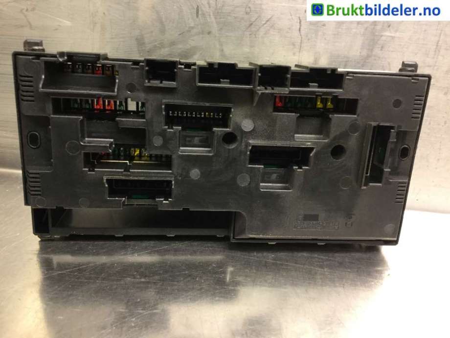 Sikringsboks til BMW 5-Serie 2010-2017 (F10/F11) (F10/F11) (BMW|9252815-01||3-1703344-2 E)