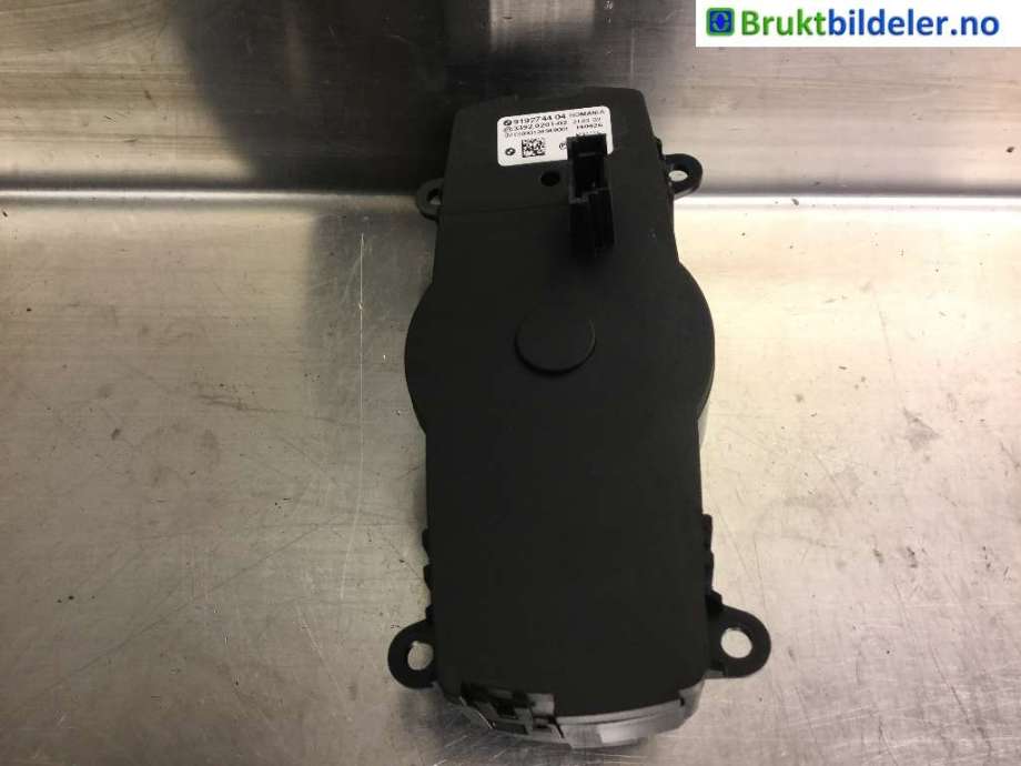 Bryter lys til BMW 5-Serie 2010-2017 (F10/F11) (F10/F11) (BMW|9192744 04|140426|3392.0201-02)