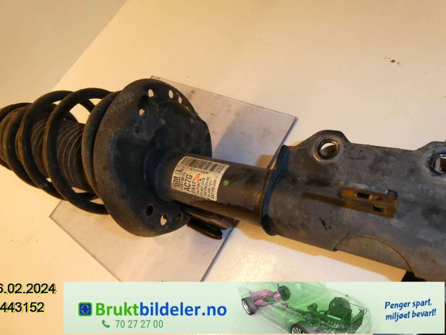 Fjærbein venstre foran til Opel Astra J 2010-2015  (OPEL|13474015|)