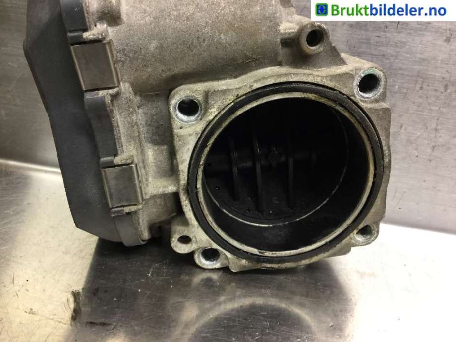 Spjeldhus til BMW 3-Serie 2005-2011 (E90/E91/E92/E93) (E90/E91/E92/E93) (BMW|13 54 7 561 066|A2C53374895|)