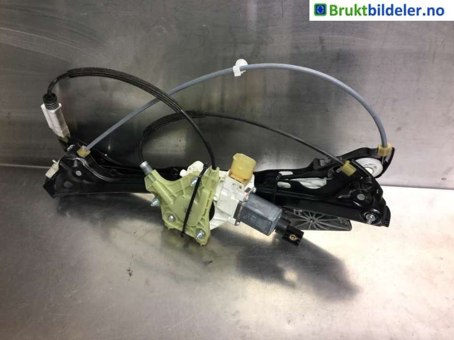 Ruteheis til BMW 3-Serie, 2005-2011 (E90/E91/E92/E93) (E90/E91/E92/E93) (BMW|51 33 7 193 456)