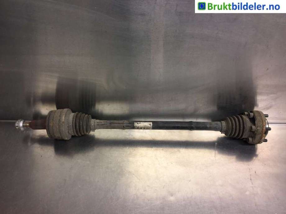 Drivaksel høyre bak til VW Transporter / Caravelle 2009-2015 (Fase 2) (T5) (T5) (VOLKSWAGEN|7E0 501 202|)
