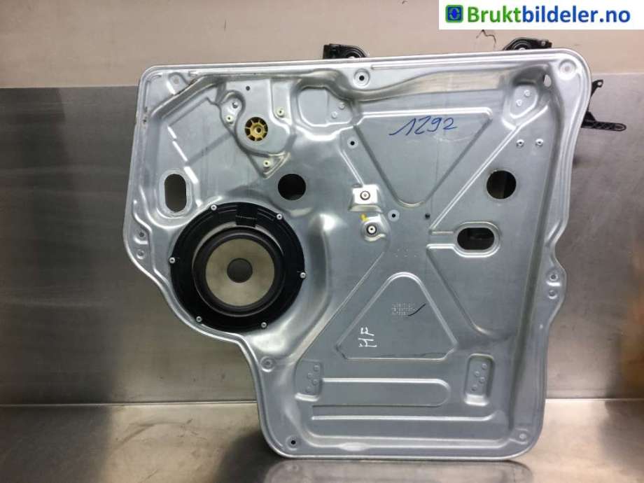 Ruteheis til VW Transporter / Caravelle 2009-2015 (Fase 2) (T5) (T5) (VOLKSWAGEN|7H0 837 729|)