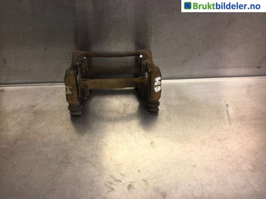 Bremsecaliper brakett til VW Transporter / Caravelle 2009-2015 (Fase 2) (T5) (T5) (VOLKSWAGEN|7H0 615 425 A|)