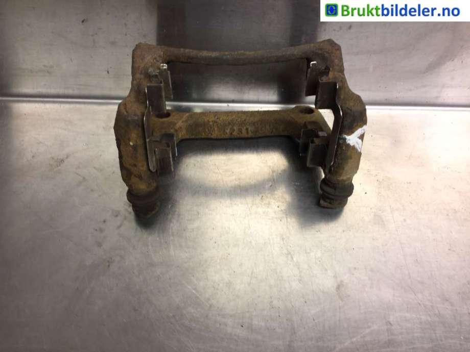 Bremsecaliper brakett til VW Transporter / Caravelle 2009-2015 (Fase 2) (T5) (T5) (VOLKSWAGEN|7H0 615 425 A|)