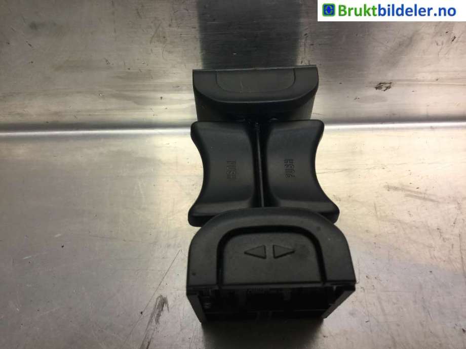 Dashbord koppholder til Mercedes EQA 2021-->>  (A 177 810 97 03|)