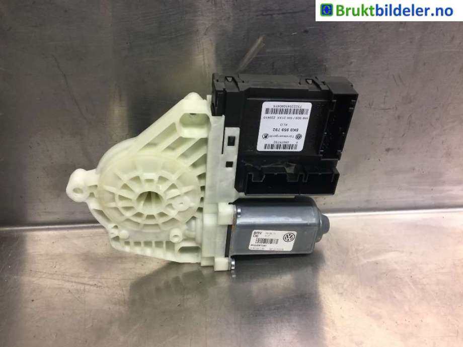 Ruteheis til VW Golf VI, 2008-2012  (VOLKSWAGEN|5K0 959 792)