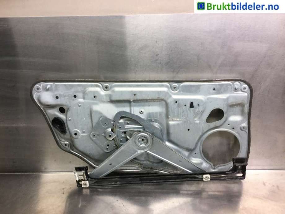 Ruteheis til Volvo V70, 2007-2013 (Type III, Fase 1)  (VOLVO|30661066)