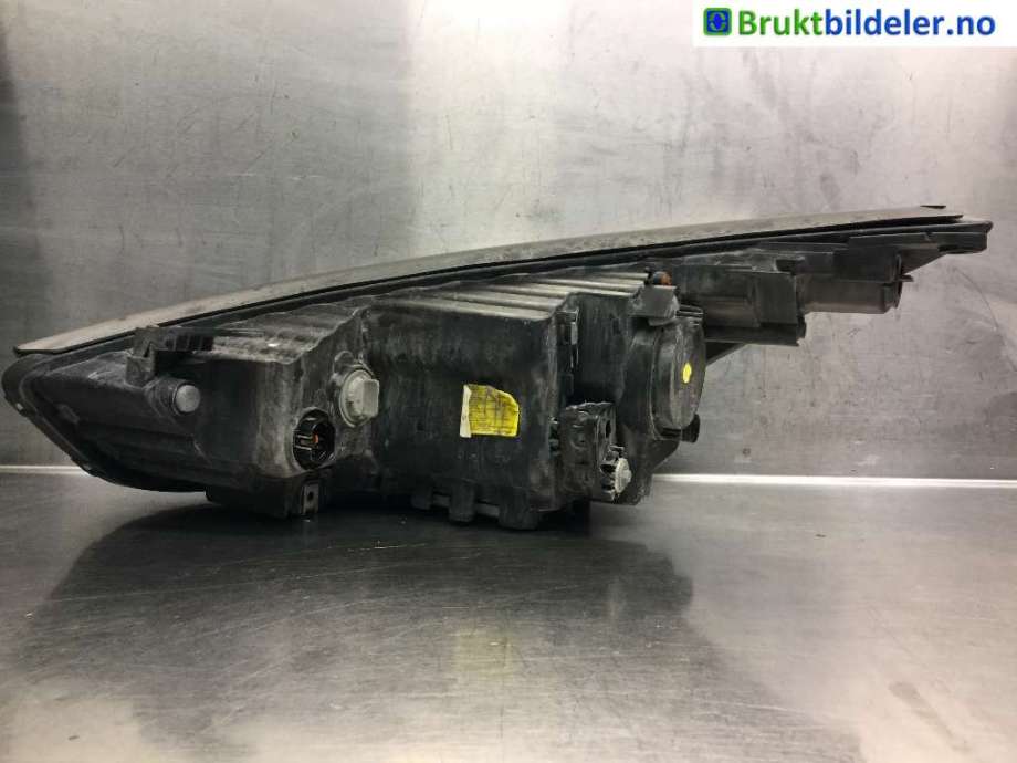 Frontlykt høyre xenon til Hyundai Ix35 2010-2015  (HYUNDAI|92102-2Y620|)